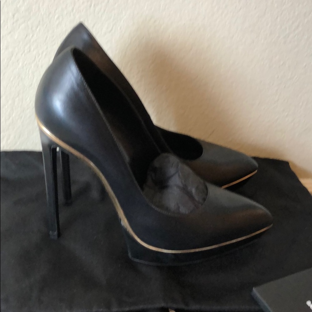 Ysl Pump - image 3
